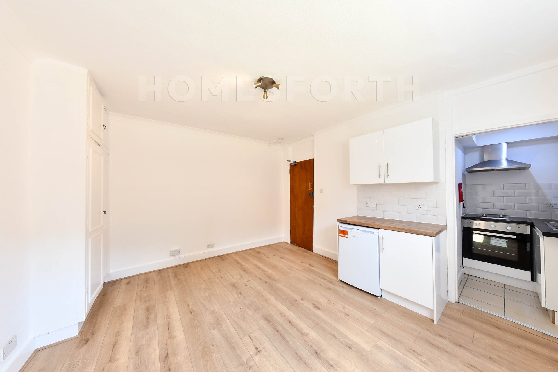 Room Belsize Road in Greater London