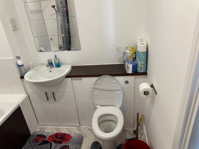Room London Road in Greater London