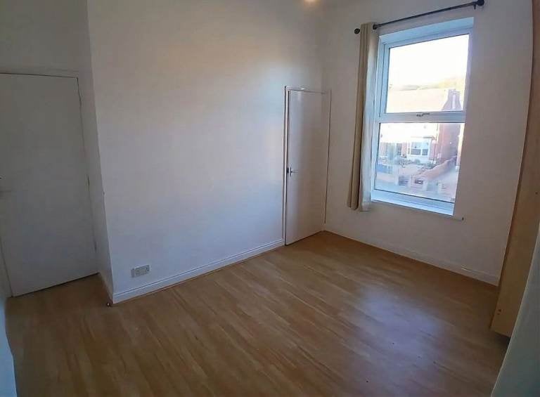 Flat Cranworth Road in Sheffield