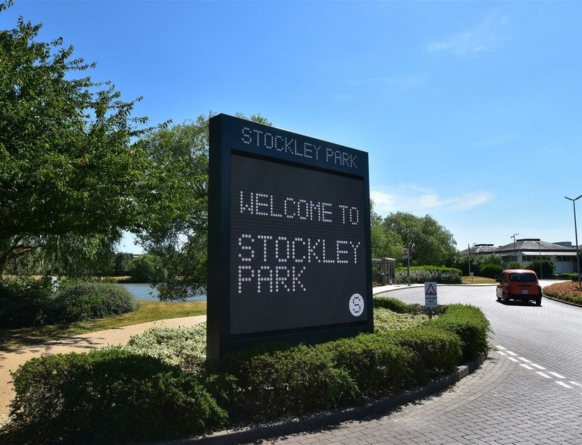 Flat Garnet Place in Greater London