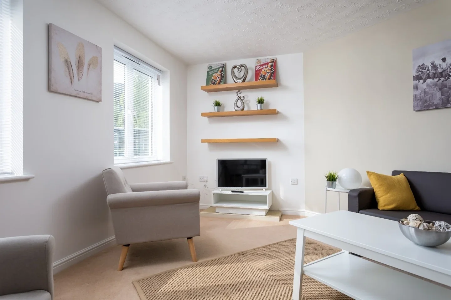 Flat Lloyd Close in Cheltenham