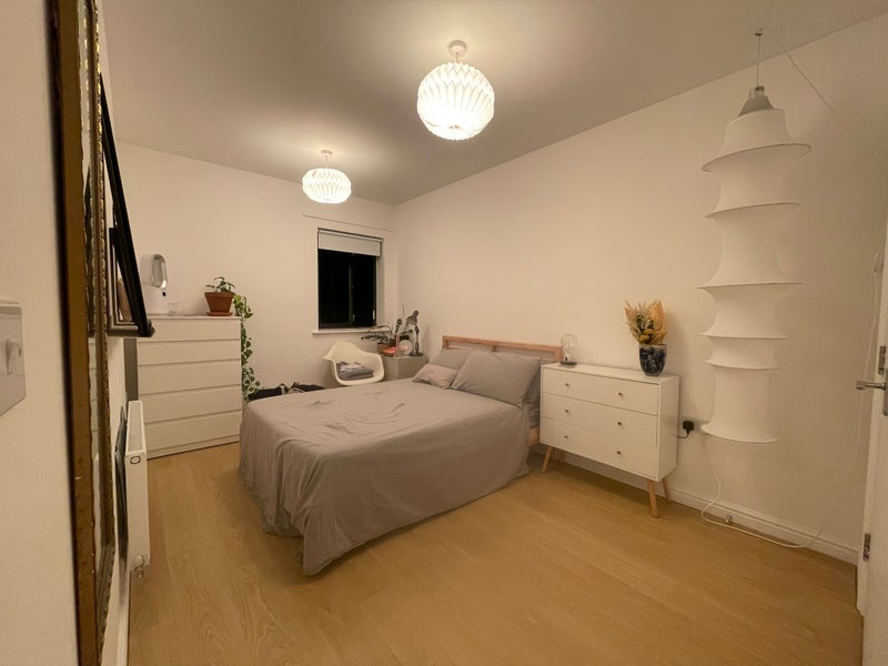 Flat Woodmill Road in Greater London