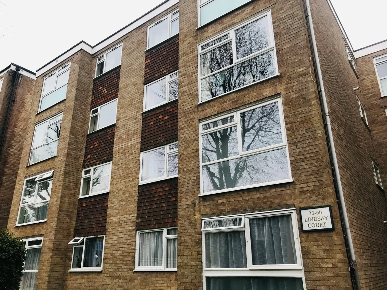 Flat Sherwood Park Road in Greater London