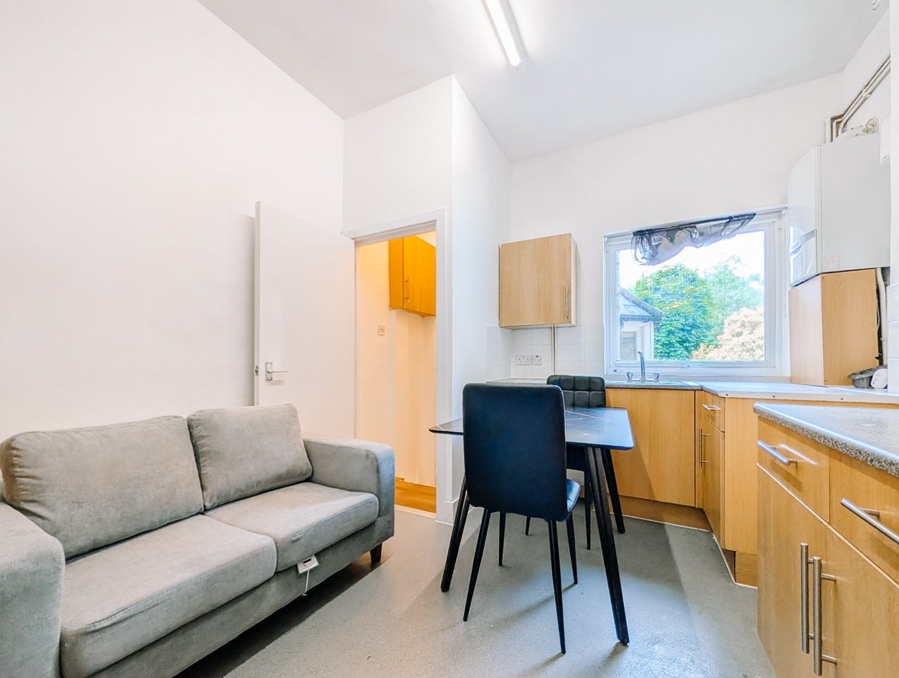 Flat Norfolk Road in Greater London