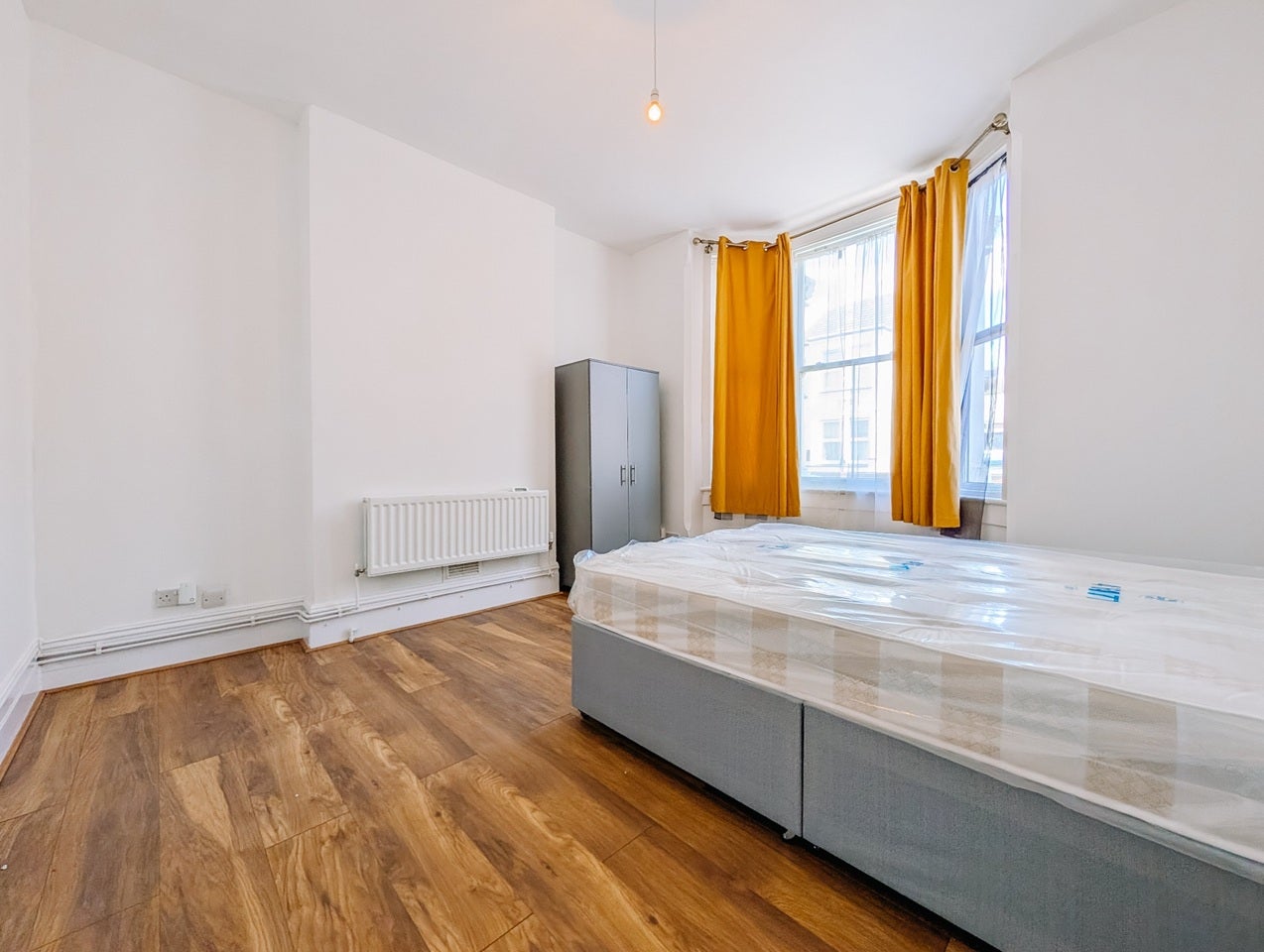 Flat Norfolk Road in Greater London
