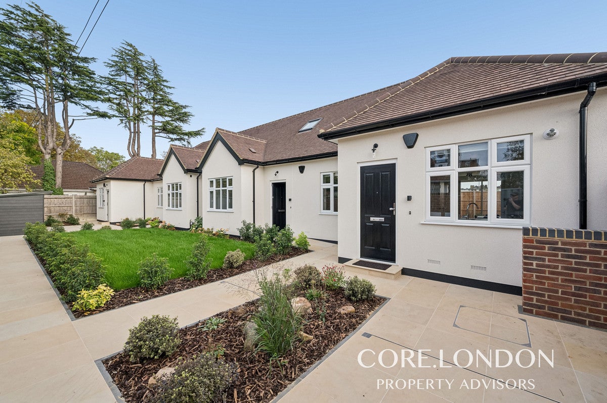 House Lowfield Road in Greater London