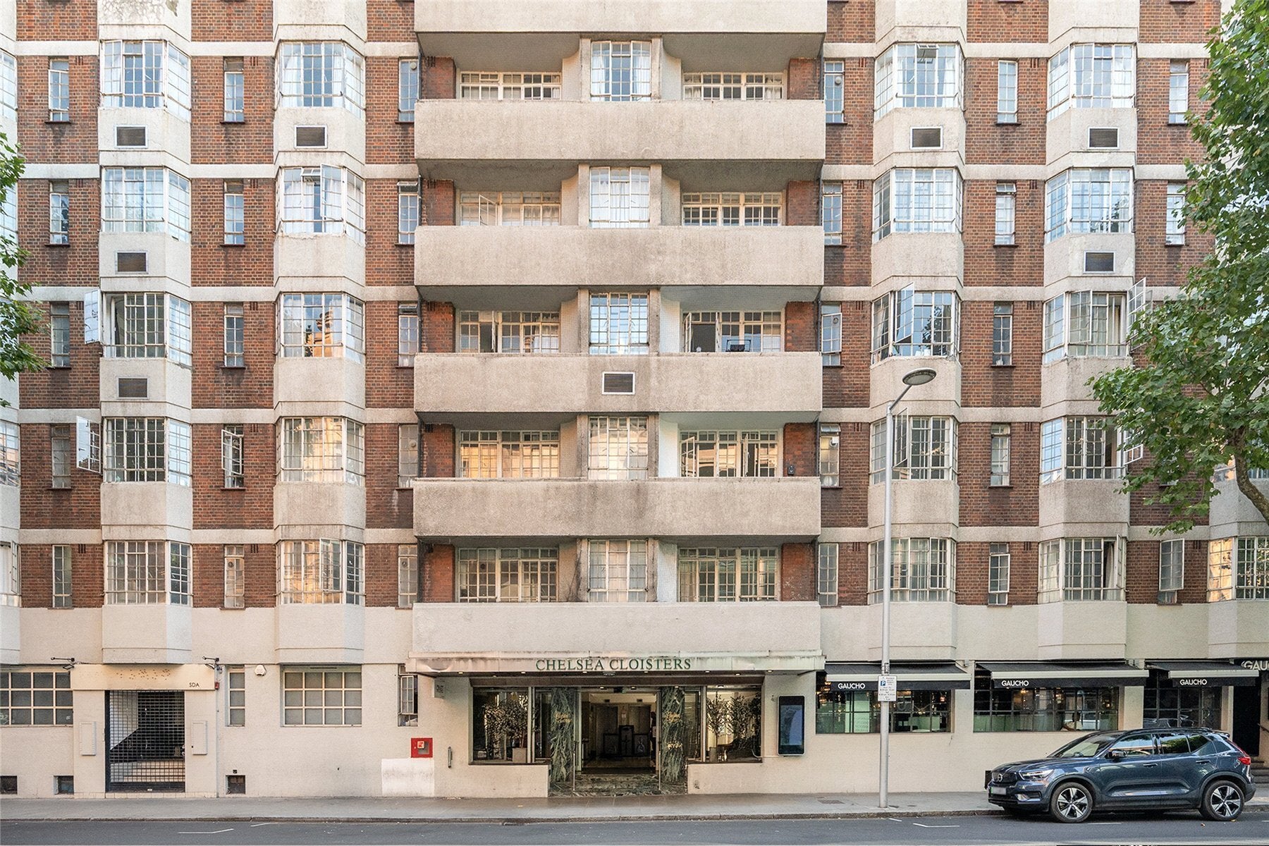 Flat Lucan Place in Greater London