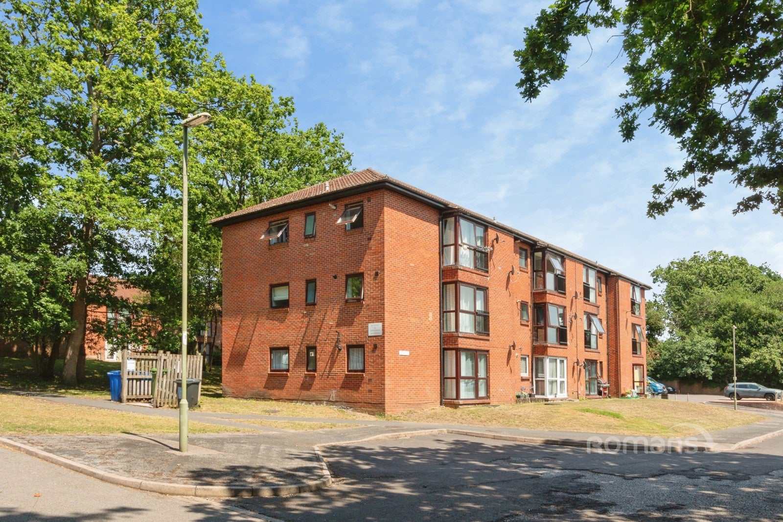 Flat Yeovil Close in Rushmoor