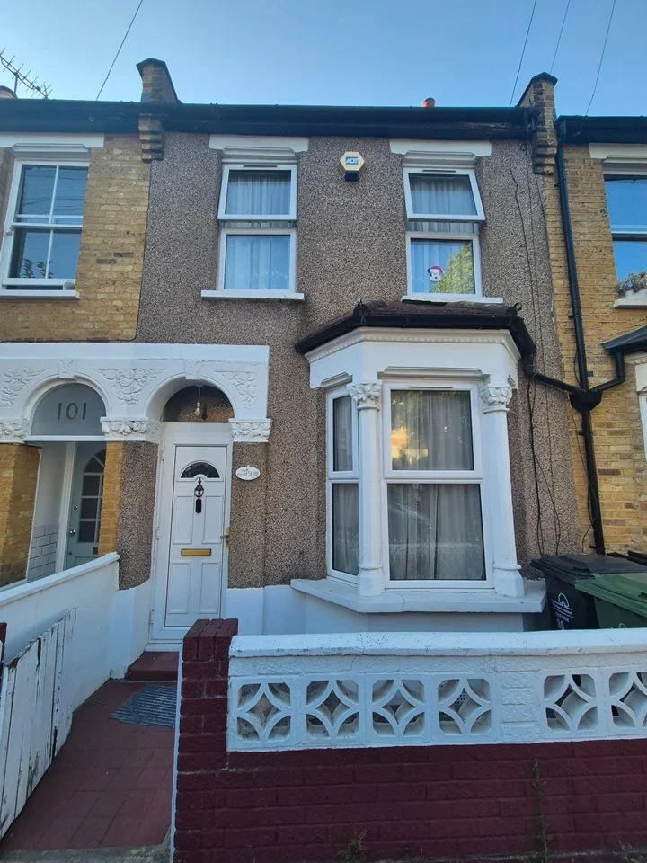 House Hartington Road in Greater London