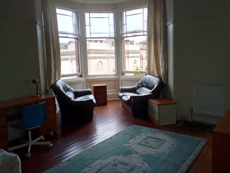 Flat Cranworth Street in Glasgow