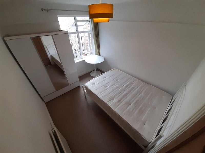Room Derwentwater Road in Greater London