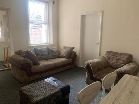 Flat Mowbray Street in Newcastle upon Tyne