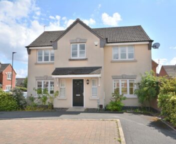 House Vicar Wood Way in Amber Valley