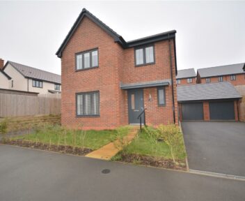 House Vicar Wood Way in Amber Valley