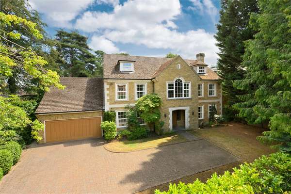 House Cavendish Road in Elmbridge