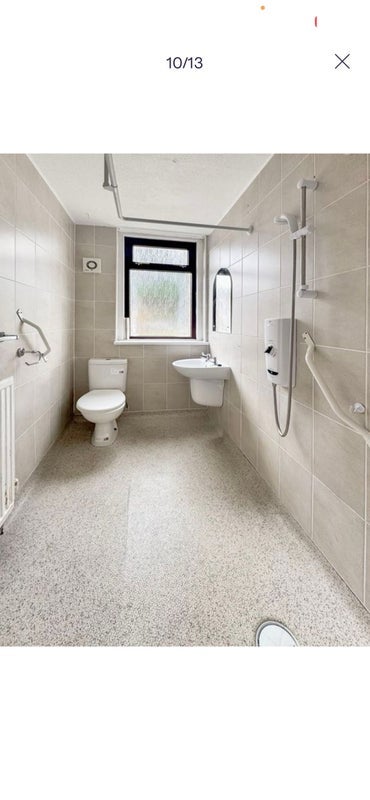 Room Kinstone Avenue in Glasgow