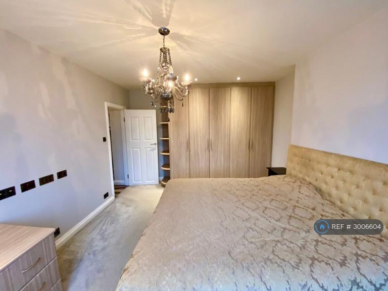 Flat Willesden Lane in Greater London