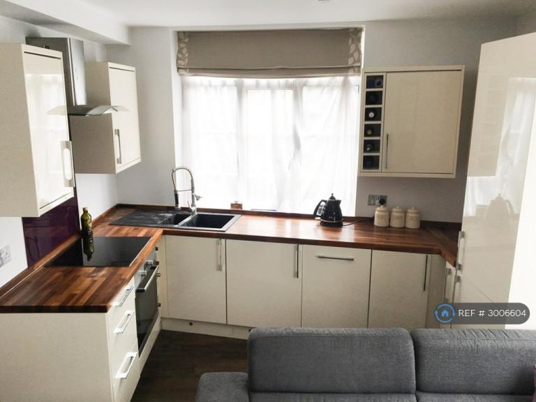 Flat Willesden Lane in Greater London