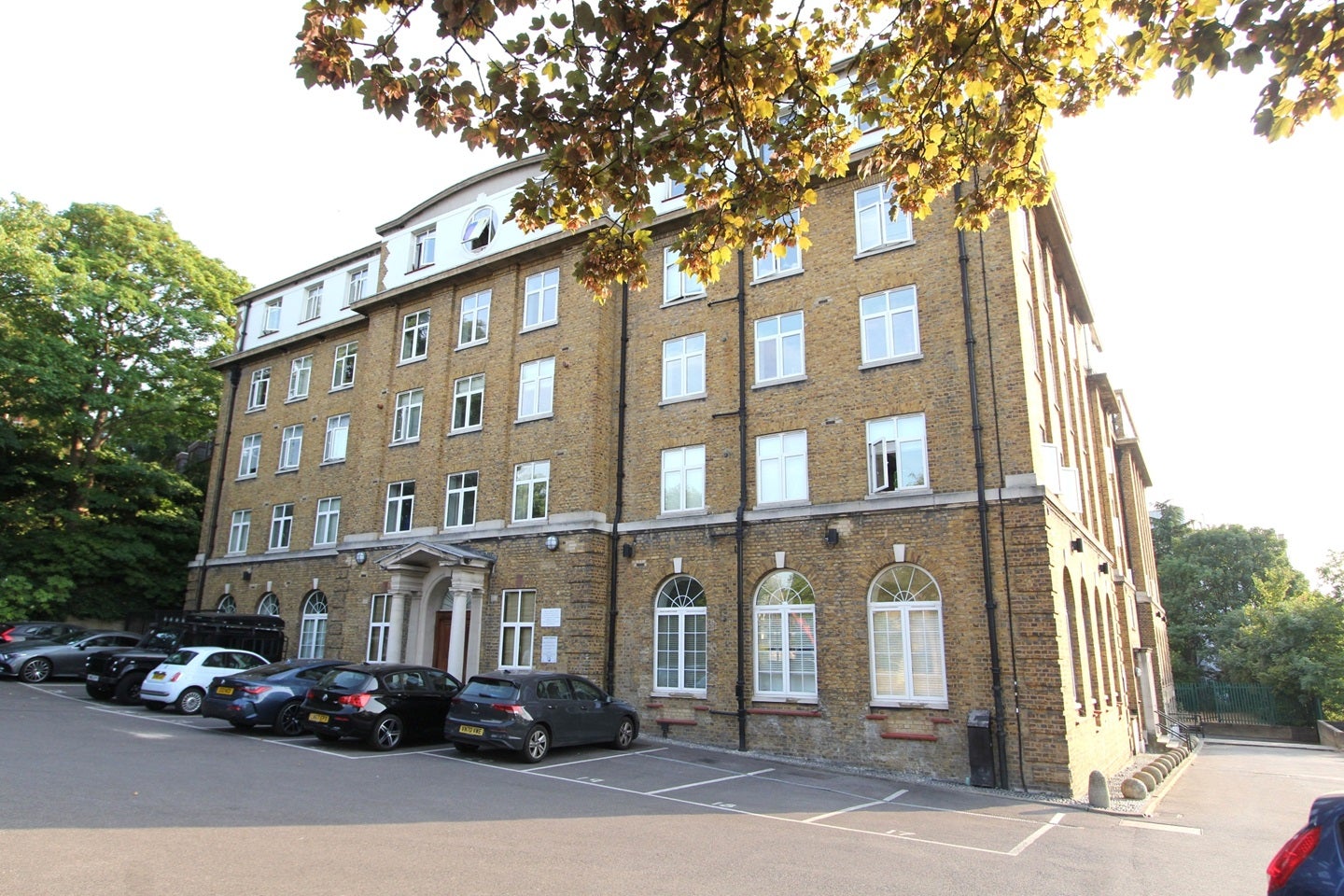 Room Vanbrugh Hill in Greater London
