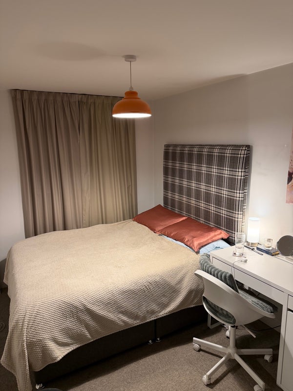 Room Chippenham Road in Manchester