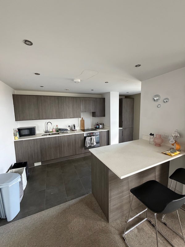 Room Chippenham Road in Manchester