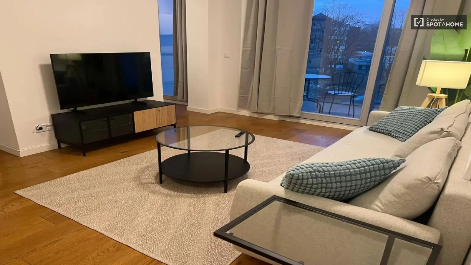 Wohnung Hausburgstraße in Berlin