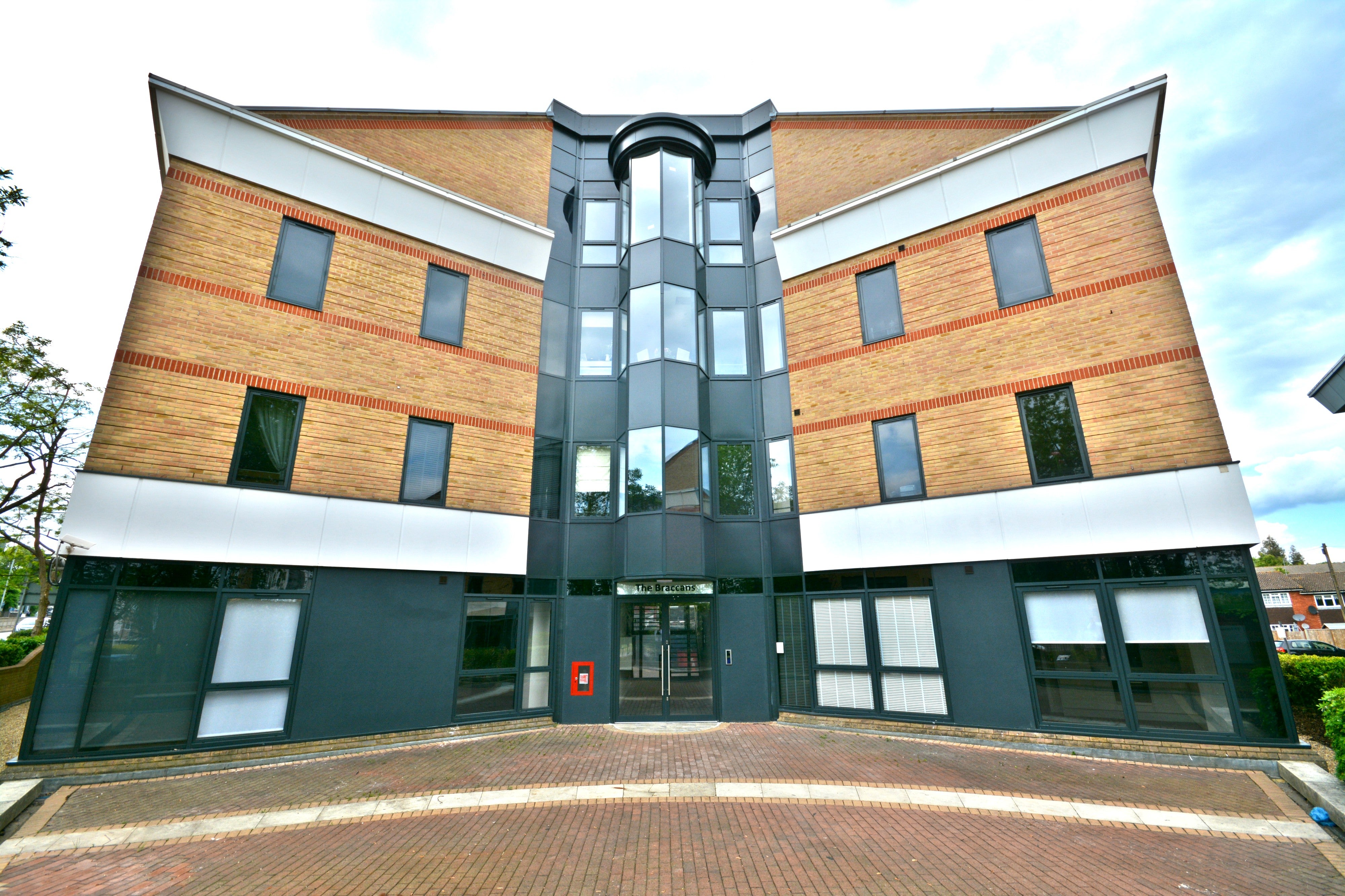 Flat London Road in Bracknell