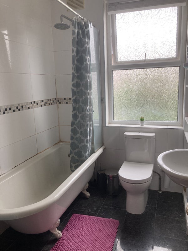 Room Bruce Road in Greater London
