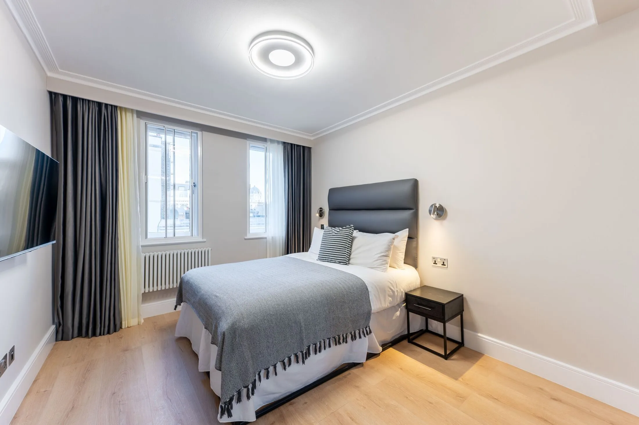 Flat Queensway in City of Westminster