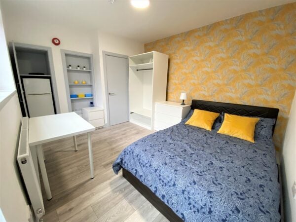 Room Lancing Road in Greater London