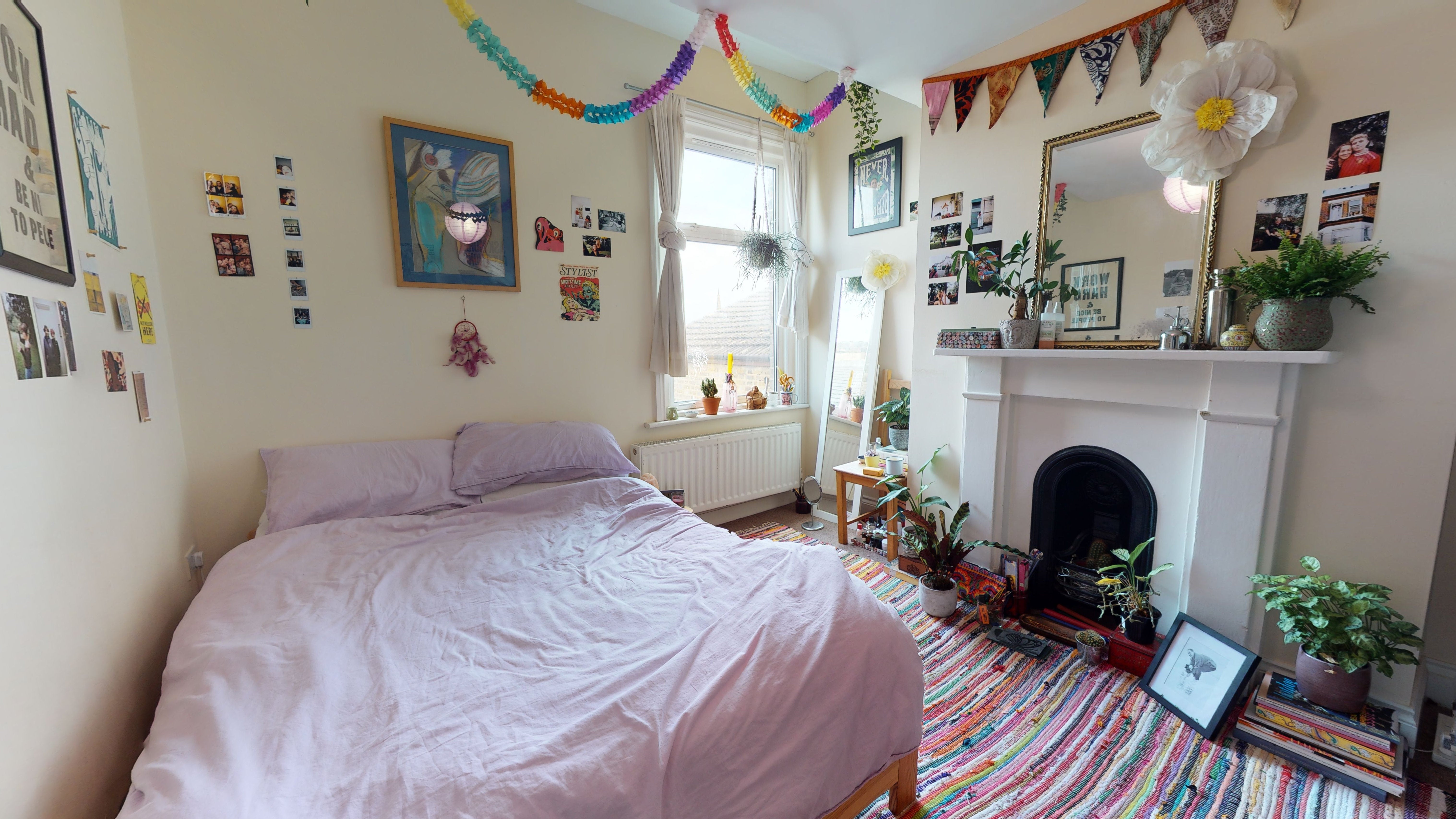 Flat Valmar Road in Greater London