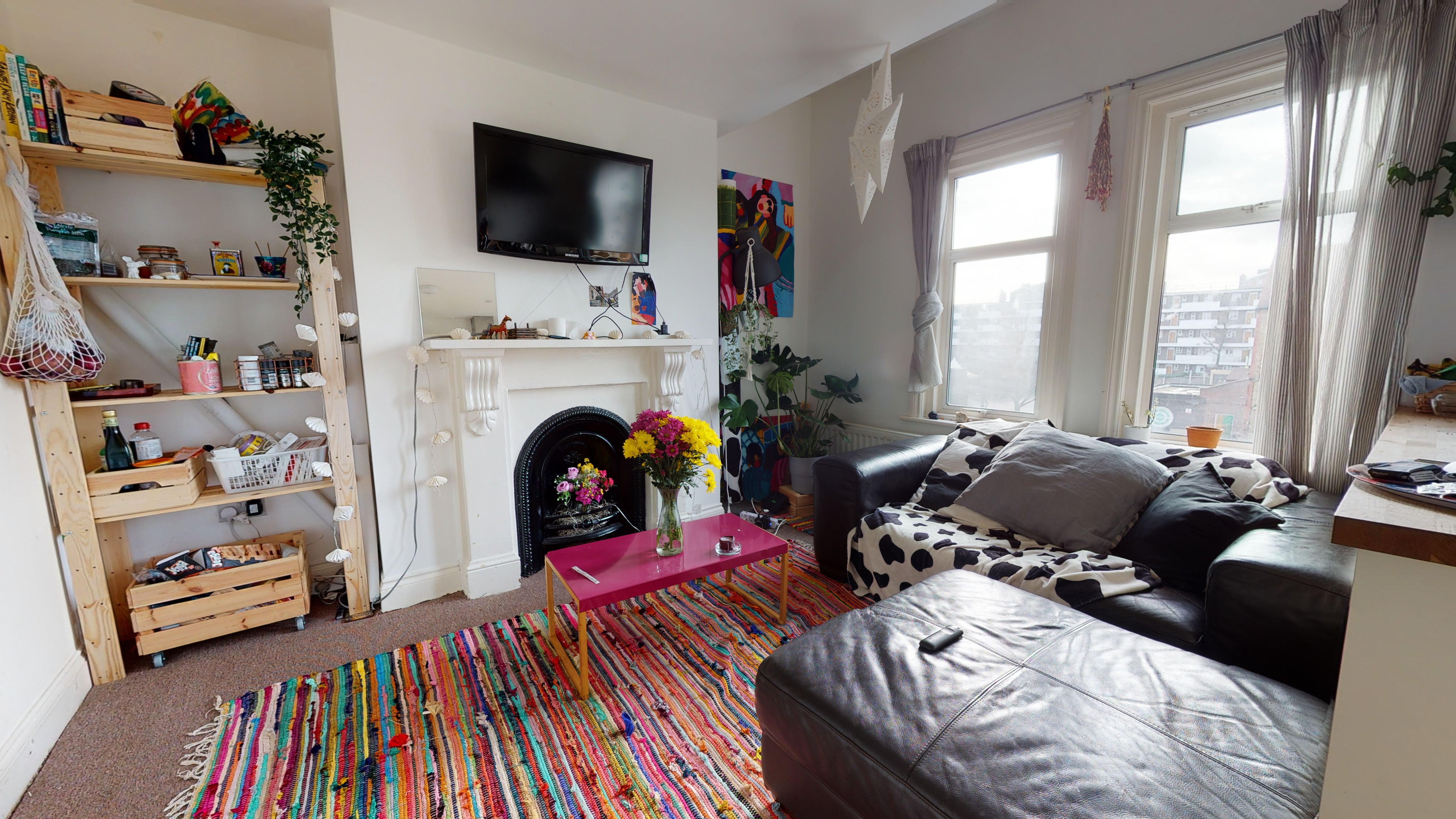 Flat Valmar Road in Greater London