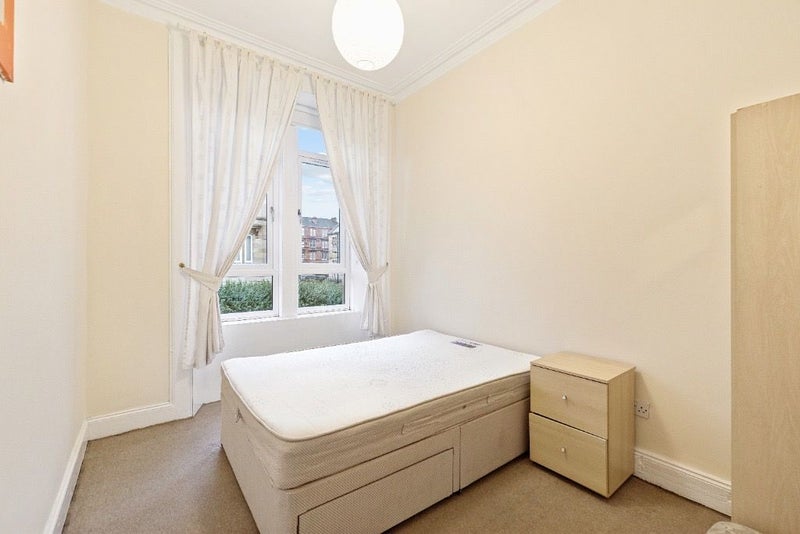 Room Meadowpark Street in Glasgow