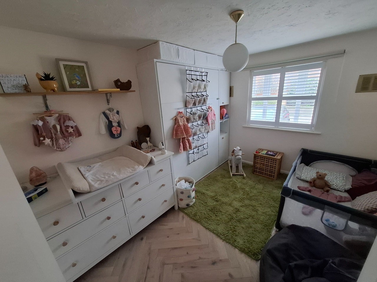 Flat Hyacinth Close in Greater London