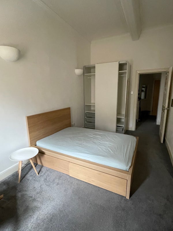 Room Renfield Street in Glasgow