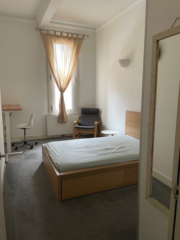 Room Renfield Street in Glasgow