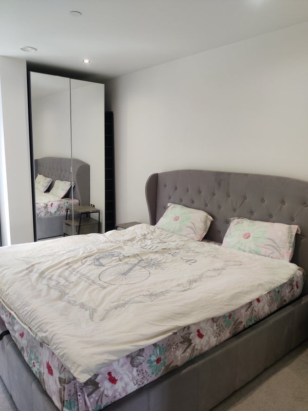 Room Stewart Street in Greater London