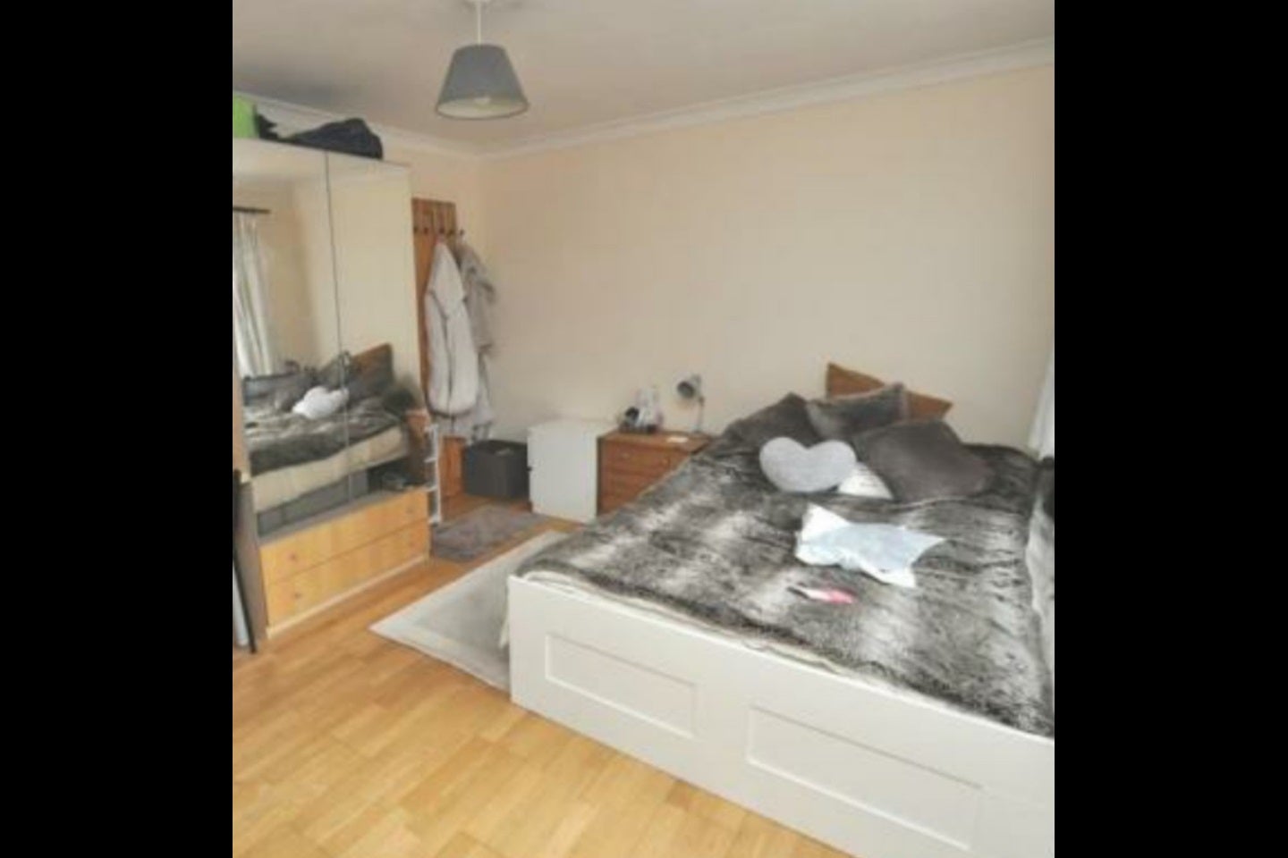 House Coppice Close in Guildford