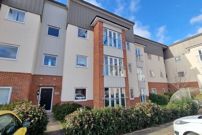 Flat Mallard Close in Stratford-on-Avon