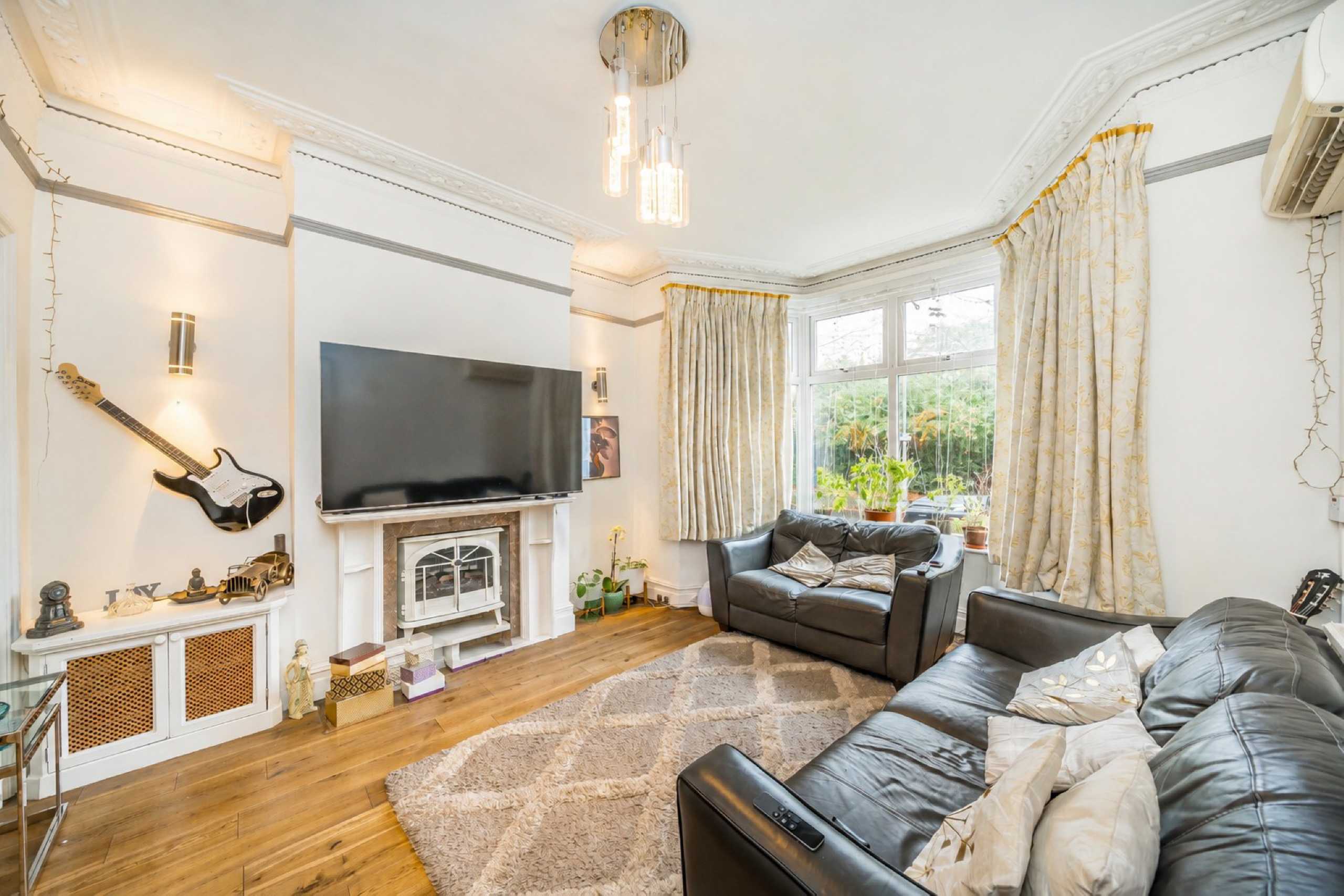 House Strathearn Road in Greater London