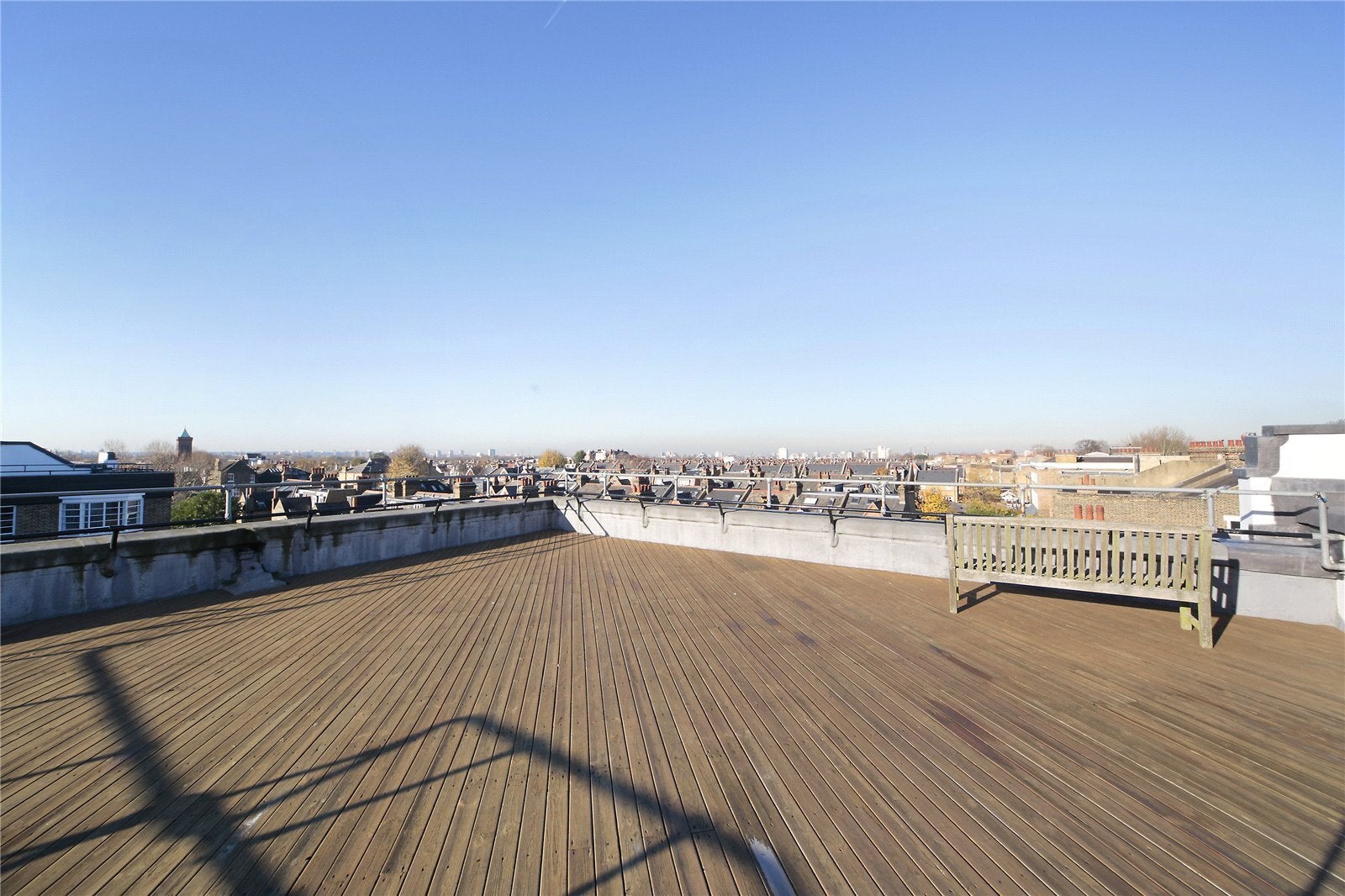 Flat Nightingale Lane in Greater London