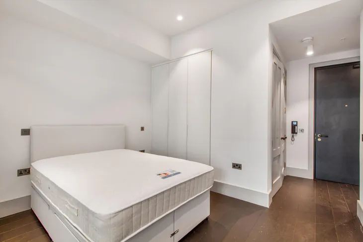Flat Victoria Street in City of Westminster