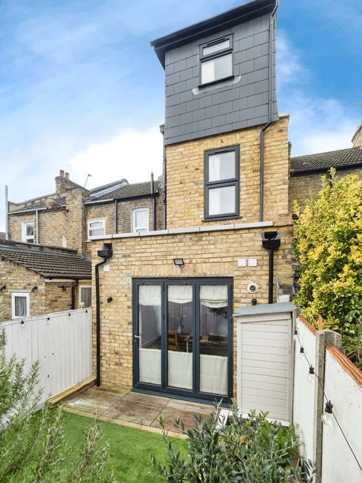 House Fairland Road in Greater London