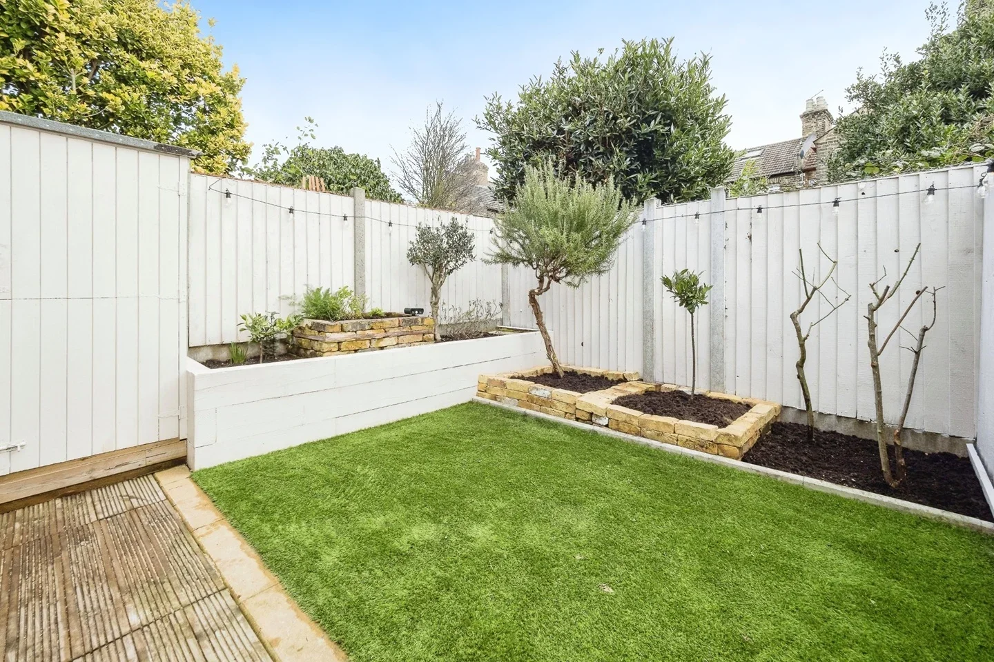 House Fairland Road in Greater London