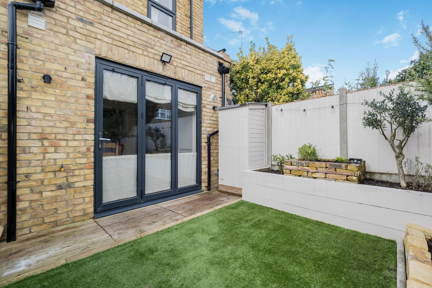 House Fairland Road in Greater London