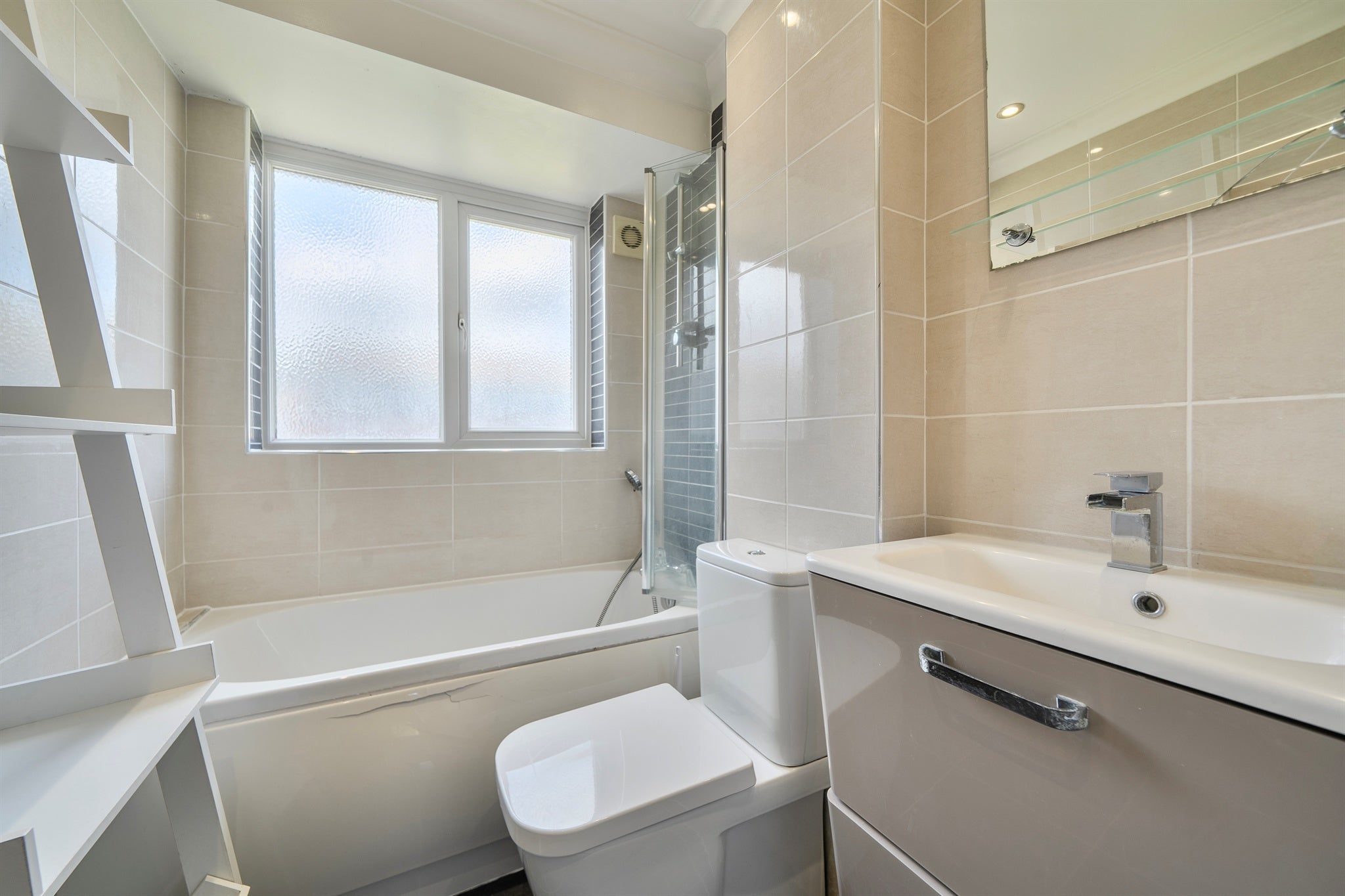 Flat West Bank in Greater London