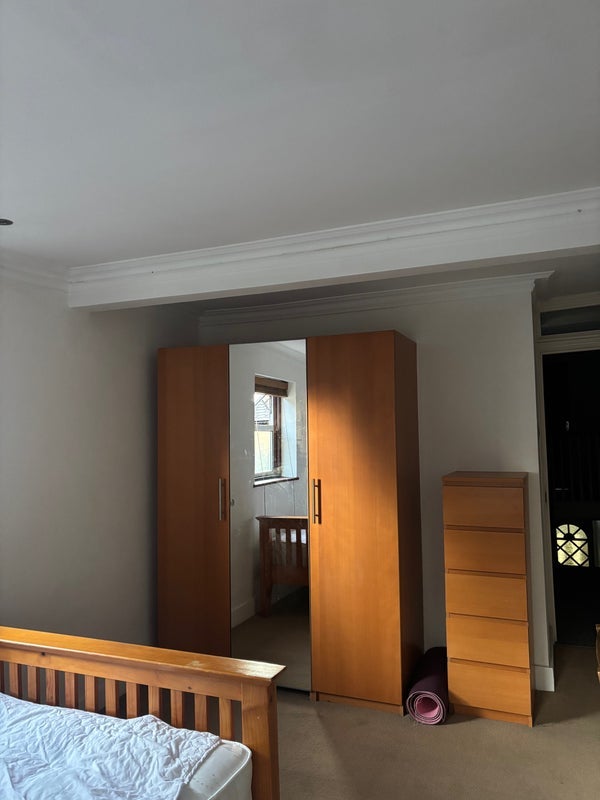 Room Chale Road in Greater London