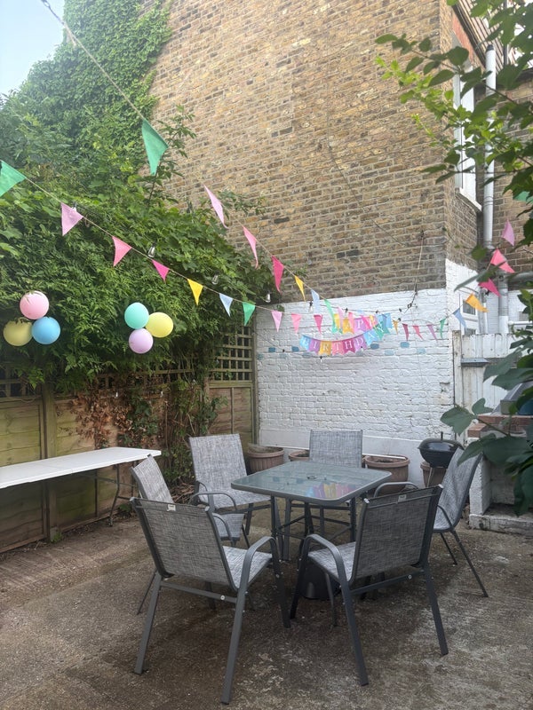 Room Chale Road in Greater London