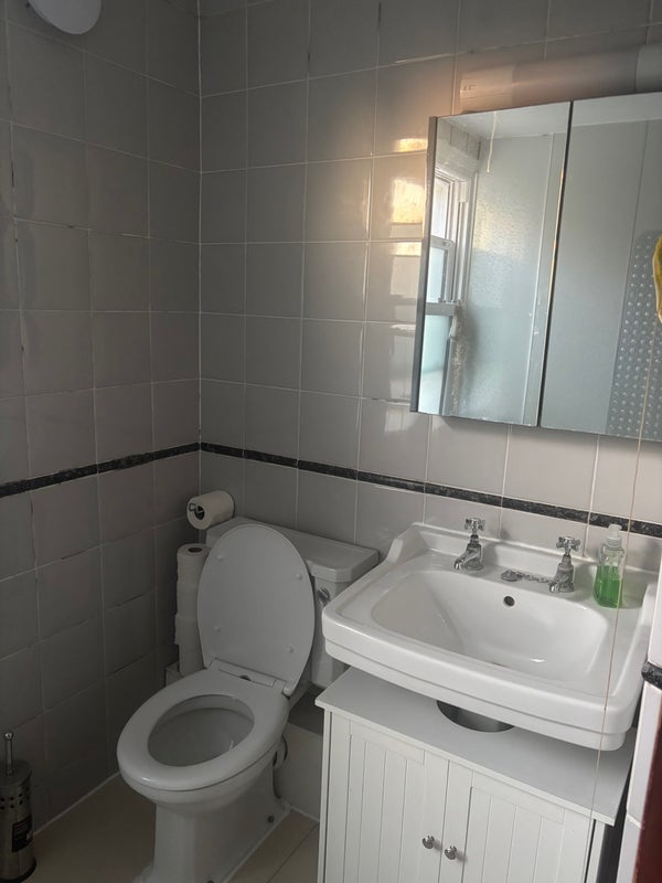 Room Chale Road in Greater London