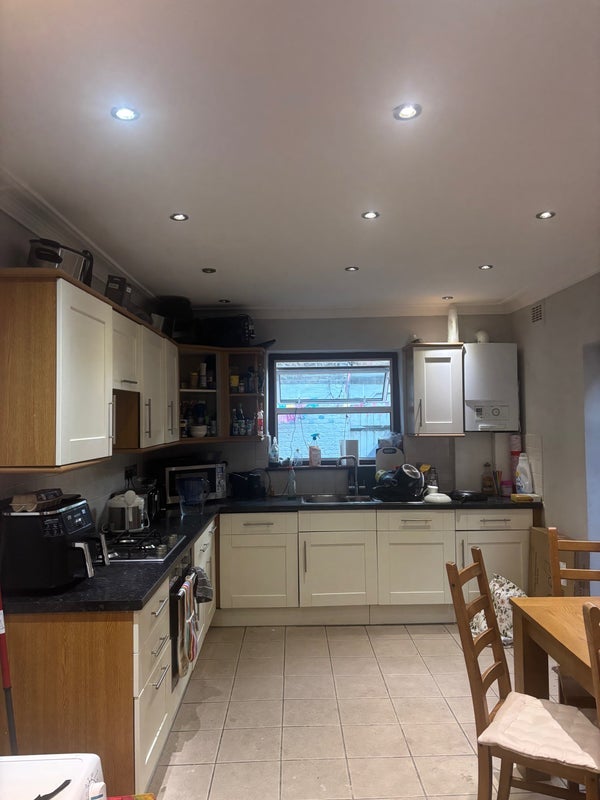 Room Chale Road in Greater London
